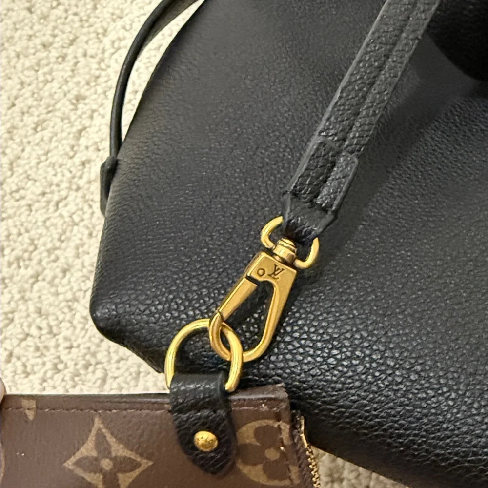 Black low key hobo LV - Picture 12 of 16